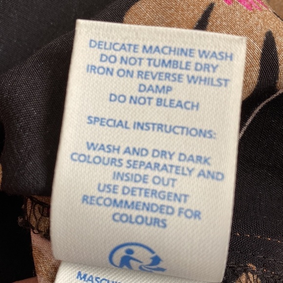 Boden Mara black floral keyhole long sleeve top size 4 - Picture 7 of 7